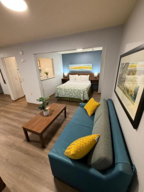 HomeTowne Studios and Suites by Red Roof Greensboro
